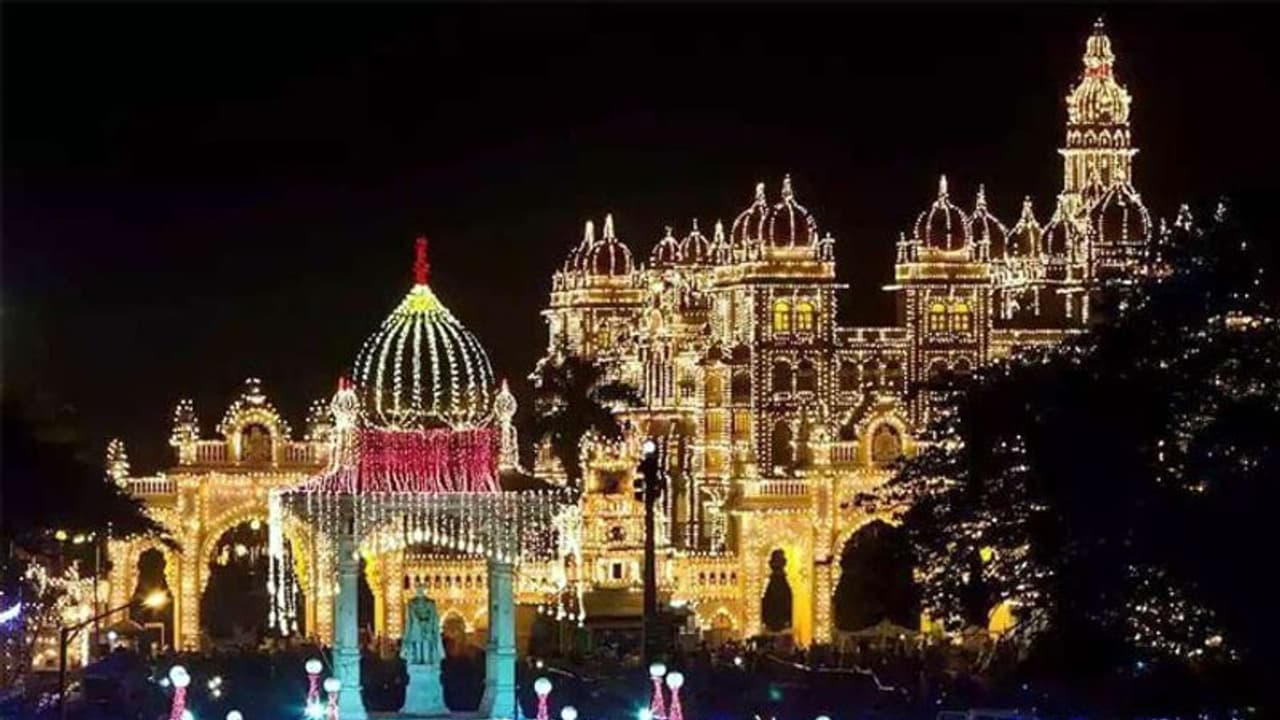 ಅರಮನೆ, ಮೃಗಾಲಯಕ್ಕೆ ಭೇಟಿ ನೀಡಿದ ಪ್ರವಾಸಿಗರ ಸಂಖ್ಯೆಯಲ್ಲಿ ಏರಿಕೆ