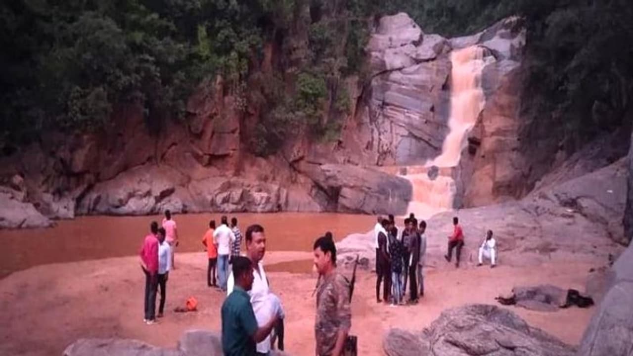 दर्दनाक हादसाः पातम डाटम जलप्रपात घूमने आए दो नाबालिगों की डूबने से मौत