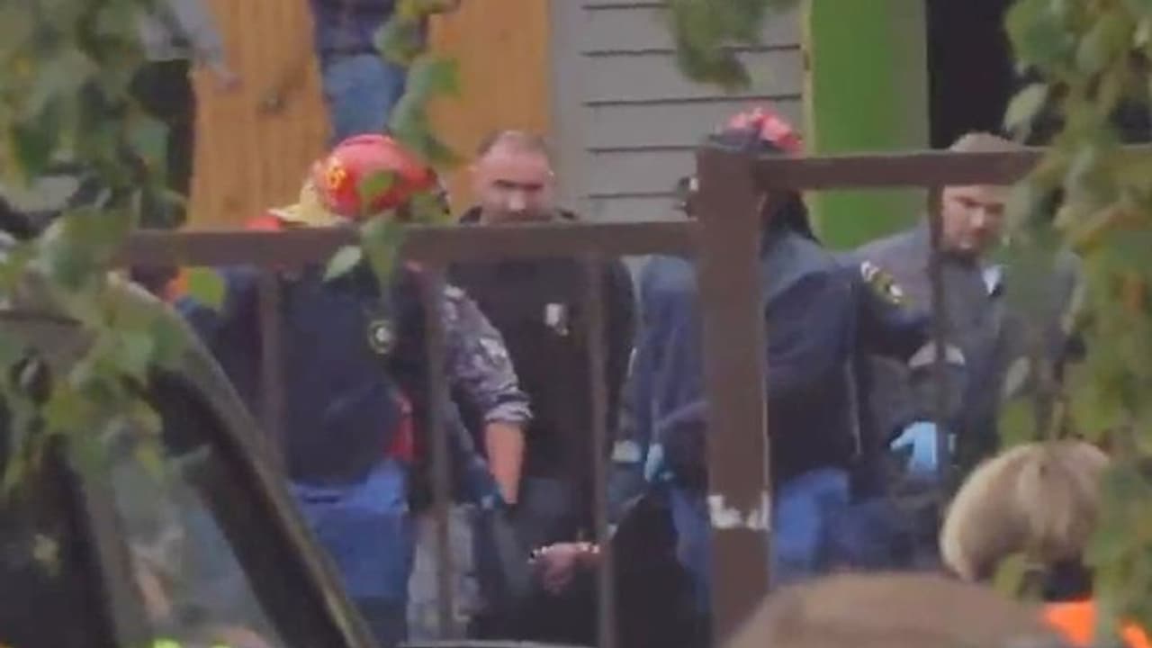 रूस के स्कूल में गोलीबारी में 7 बच्चों समेत 13 लोगों की मौत, हमलावर ने की खुदकुशी रूस के स्कूल में गोलीबारी में 7 बच्चों समेत 13 लोगों की मौत, हमलावर ने की खुदकुशी