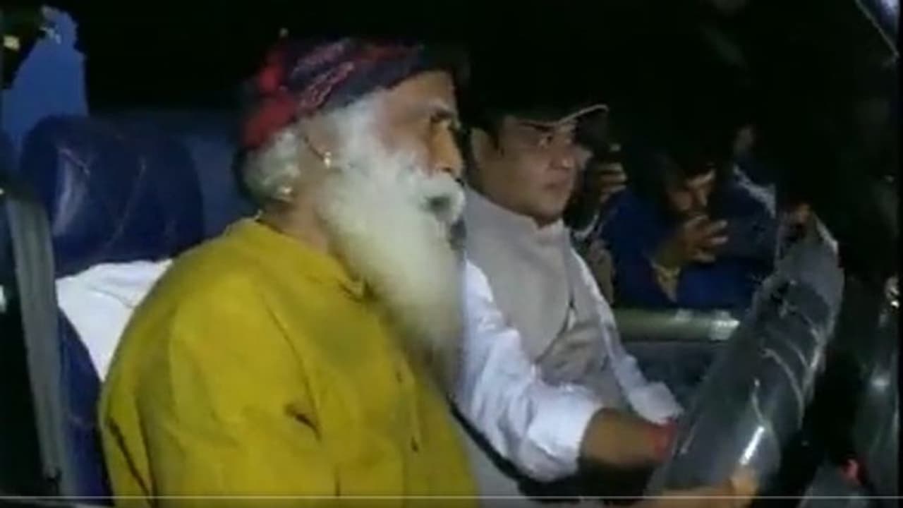 കാസിരംഗ ദേശീയ ഉദ്യാനത്തിൽ അസം മുഖ്യമന്ത്രി സദ്ഗുരുവിന്റെയും രാത്രിയാത്ര വിവാദത്തില് കാസിരംഗ ദേശീയ ഉദ്യാനത്തിൽ അസം മുഖ്യമന്ത്രി സദ്ഗുരുവിന്റെയും രാത്രിയാത്ര വിവാദത്തില്