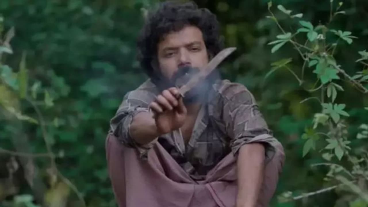 കാമ്പുള്ള തിരക്കഥയില്‍ സാങ്കേതികത്തികവുള്ള വേറിട്ട ആഖ്യാനം, ചര്‍ച്ചകളില്‍ നിറഞ്ഞ് 'ചട്ടമ്പി'