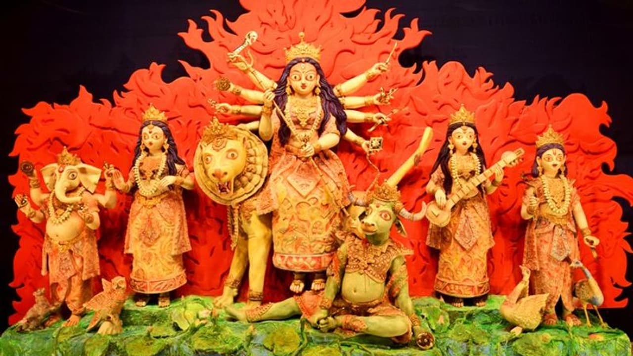এভাবেই করুন দূর্গার আরাধনা, তাহলে দেবীর আশির্বাদে সুখ সমৃদ্ধি সাফল্য সবই আসবে 
