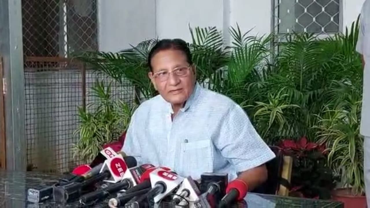 कांग्रेस राष्ट्रीय अध्यक्ष पद मामलाः दिल्ली दरबार तक पहुंची शिकायत तो बैकफुट पर आए अशोक गहलोत कांग्रेस राष्ट्रीय अध्यक्ष पद मामलाः दिल्ली दरबार तक पहुंची शिकायत तो बैकफुट पर आए अशोक गहलोत