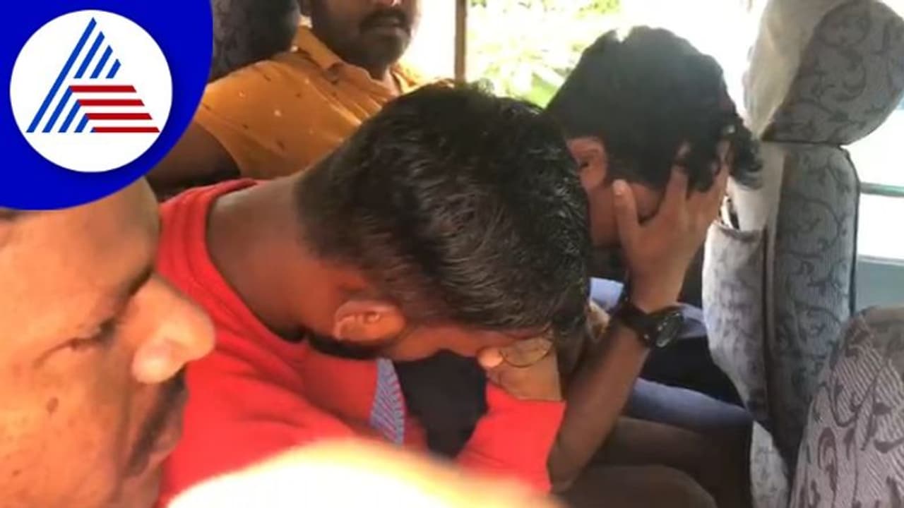 Gadag: PFI ನಲ್ಲಿ ಆ್ಯಕ್ಟಿವ್ ಇದ್ದ 25 ಜನರ ಪೈಕಿ ಕೆಲವ್ರು ಅರೆಸ್ಟ್ ಆಗ್ತಿದ್ದಂತೆ ಉಳಿದವರಿಗೆ ಢವಢವ..! Gadag: PFI ನಲ್ಲಿ ಆ್ಯಕ್ಟಿವ್ ಇದ್ದ 25 ಜನರ ಪೈಕಿ ಕೆಲವ್ರು ಅರೆಸ್ಟ್ ಆಗ್ತಿದ್ದಂತೆ ಉಳಿದವರಿಗೆ ಢವಢವ..!