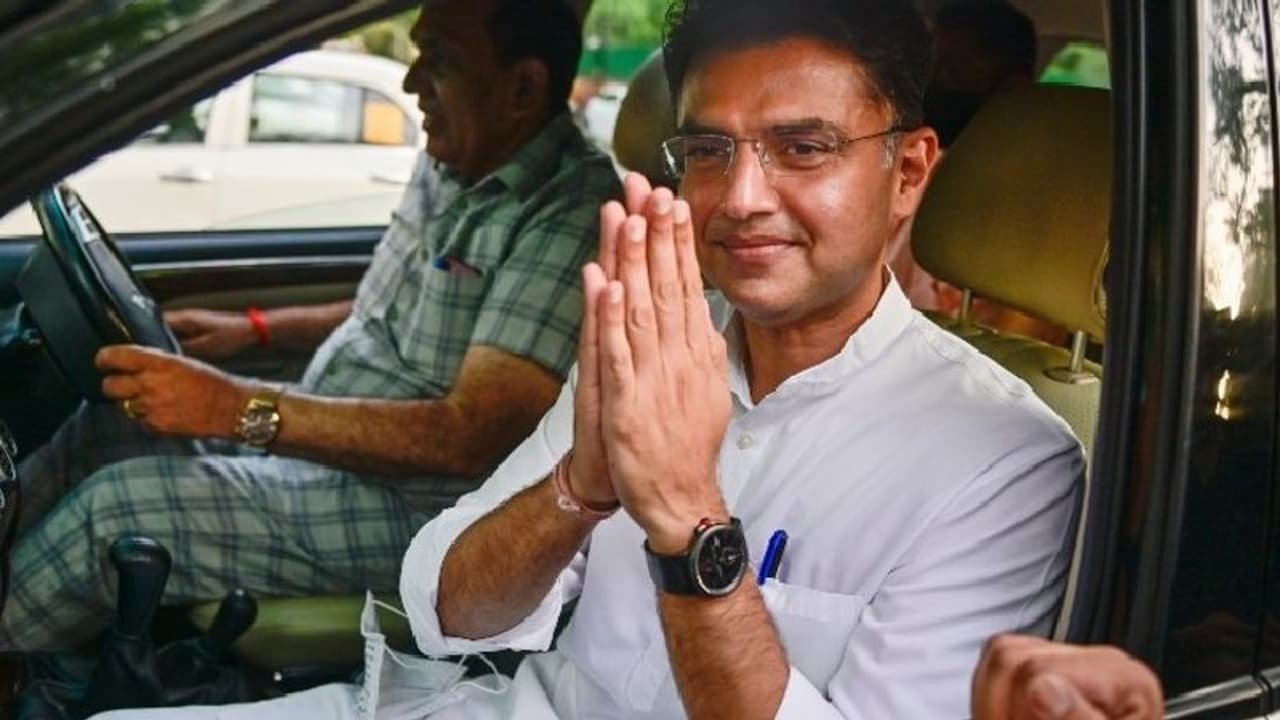 अशोक गहलोत के तेवर ढीले...सोनिया गांधी ने सचिन पायलट को अर्जेंट बुलाया...जानिए क्या है दिल्ली टूर का राज अशोक गहलोत के तेवर ढीले...सोनिया गांधी ने सचिन पायलट को अर्जेंट बुलाया...जानिए क्या है दिल्ली टूर का राज