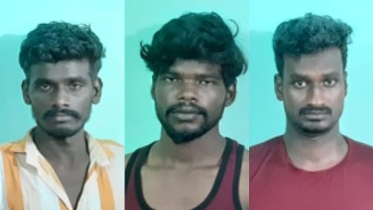 വിഗ്രഹം മോഷ്ടിച്ച് ആന്ധ്രയിലേക്ക് കടത്താന് ശ്രമം; വാട്ട്സാപ്പ് സ്റ്റാറ്റസ് കെണിയായി, പ്രതികള് പിടിയില് വിഗ്രഹം മോഷ്ടിച്ച് ആന്ധ്രയിലേക്ക് കടത്താന് ശ്രമം; വാട്ട്സാപ്പ് സ്റ്റാറ്റസ് കെണിയായി, പ്രതികള് പിടിയില്