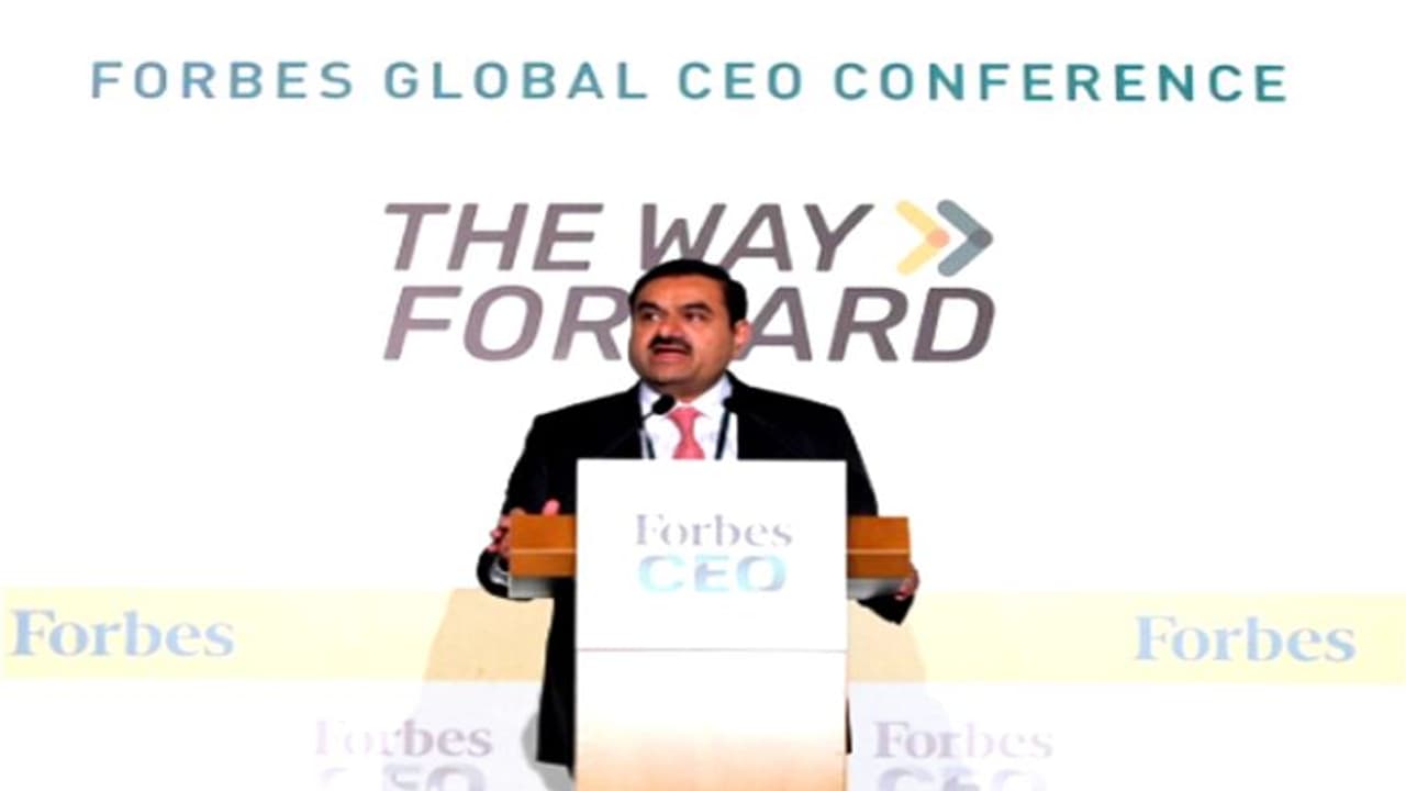 പത്ത് വർഷത്തിനുള്ളിൽ 100 ബില്യൺ ഡോളർ നിക്ഷേപിക്കും; "ഗെയിം ചേഞ്ചിംഗ്" പദ്ധതികളുമായി അദാനി പത്ത് വർഷത്തിനുള്ളിൽ 100 ബില്യൺ ഡോളർ നിക്ഷേപിക്കും; "ഗെയിം ചേഞ്ചിംഗ്" പദ്ധതികളുമായി അദാനി