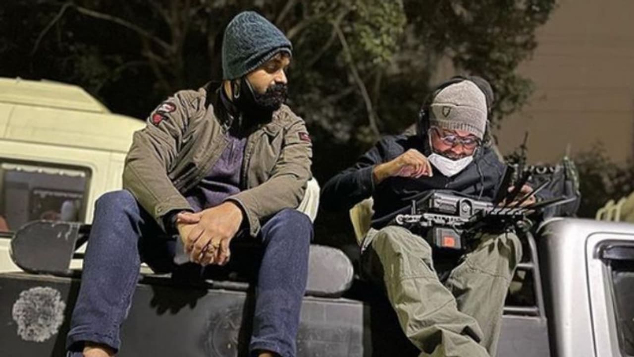 മഹേഷ് നാരായണന്റെ സംവിധാനത്തിലെ 'അറിയിപ്പ്', ബിഹൈൻഡ് ദ് സീൻ ഫോട്ടോയും വീഡിയോയുമായി കുഞ്ചാക്കോ ബോബൻ മഹേഷ് നാരായണന്റെ സംവിധാനത്തിലെ 'അറിയിപ്പ്', ബിഹൈൻഡ് ദ് സീൻ ഫോട്ടോയും വീഡിയോയുമായി കുഞ്ചാക്കോ ബോബൻ