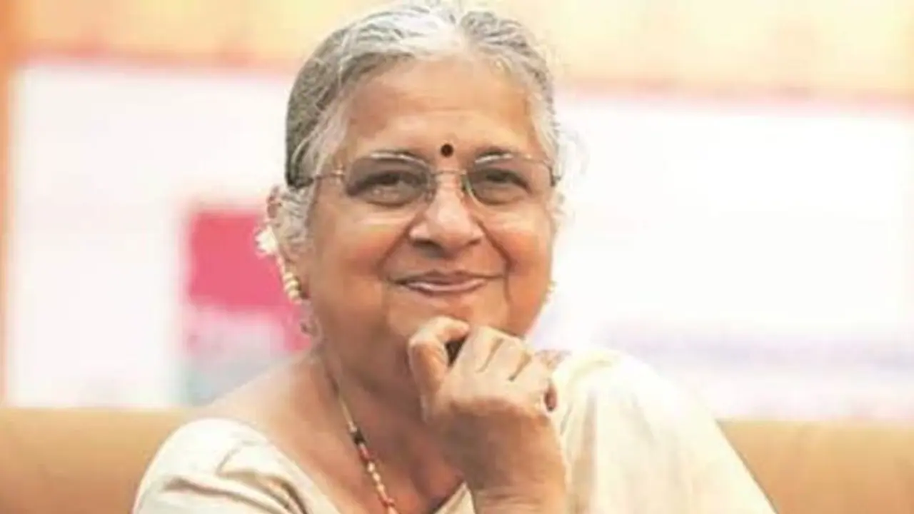 മികച്ച തീരുമാനമെന്ന് ഒരു വിഭാഗം, അപകടകരമെന്ന് മറുവാദം; പാഠപുസ്തക സമിതിയിൽ സുധ മൂർത്തി, തമ്മിലടിച്ച് നെറ്റിസൺസ്