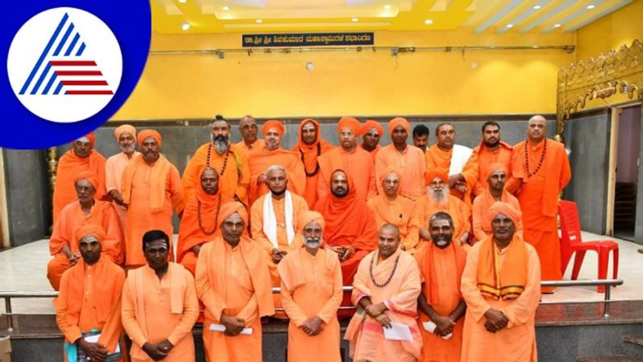 ಕಾಂಗ್ರೆಸ್‌ನಿಂದ PayCM poster ಅಭಿಯಾನಕ್ಕೆ ಮಠಾಧೀಶರ ವಿರೋಧ 