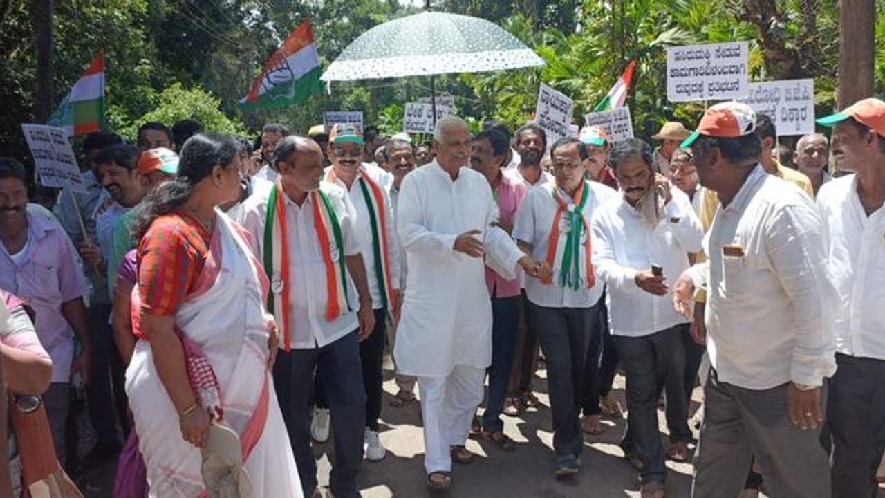 ಹಸಿರುಮಕ್ಕಿ ಸೇತುವೆ ವಿಳಂಬ ಮಾಡುವುದು ಸರಿಯಲ್ಲ; ರಾಜ್ಯ ಸರ್ಕಾರಕ್ಕೆ ಎಚ್ಚರಿಕೆ ನೀಡಿದ ಕಾಗೋಡು ತಿಮ್ಮಪ್ಪ ಹಸಿರುಮಕ್ಕಿ ಸೇತುವೆ ವಿಳಂಬ ಮಾಡುವುದು ಸರಿಯಲ್ಲ; ರಾಜ್ಯ ಸರ್ಕಾರಕ್ಕೆ ಎಚ್ಚರಿಕೆ ನೀಡಿದ ಕಾಗೋಡು ತಿಮ್ಮಪ್ಪ