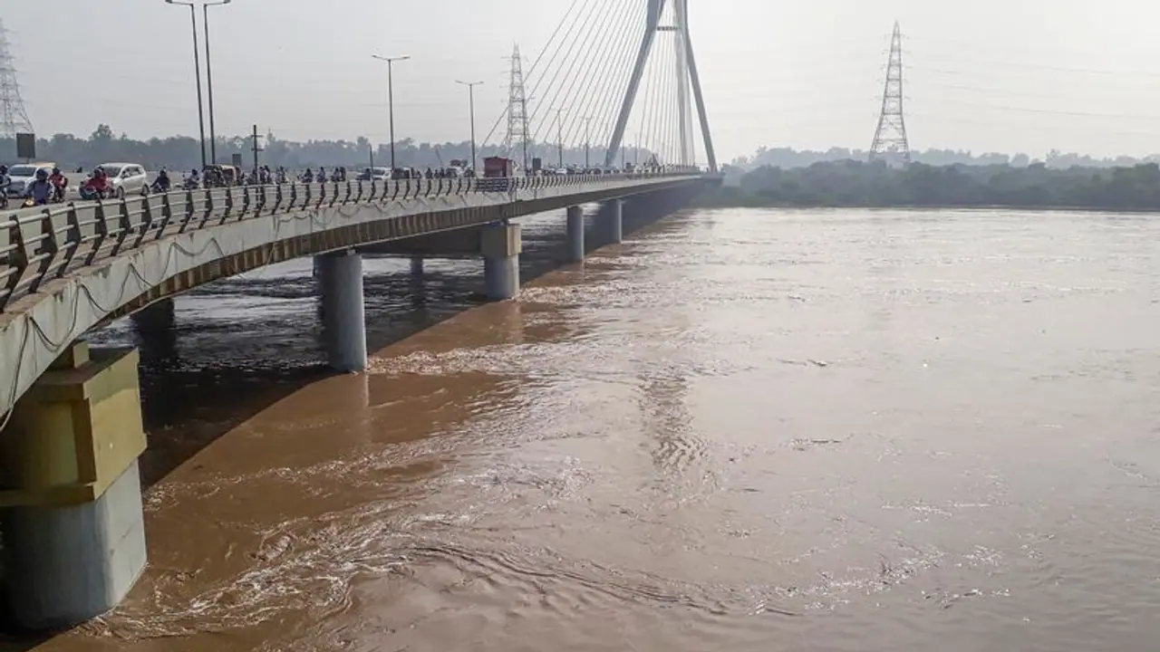 Delhi on high alert again as Yamuna water level breaches danger mark Delhi on high alert again as Yamuna water level breaches danger mark