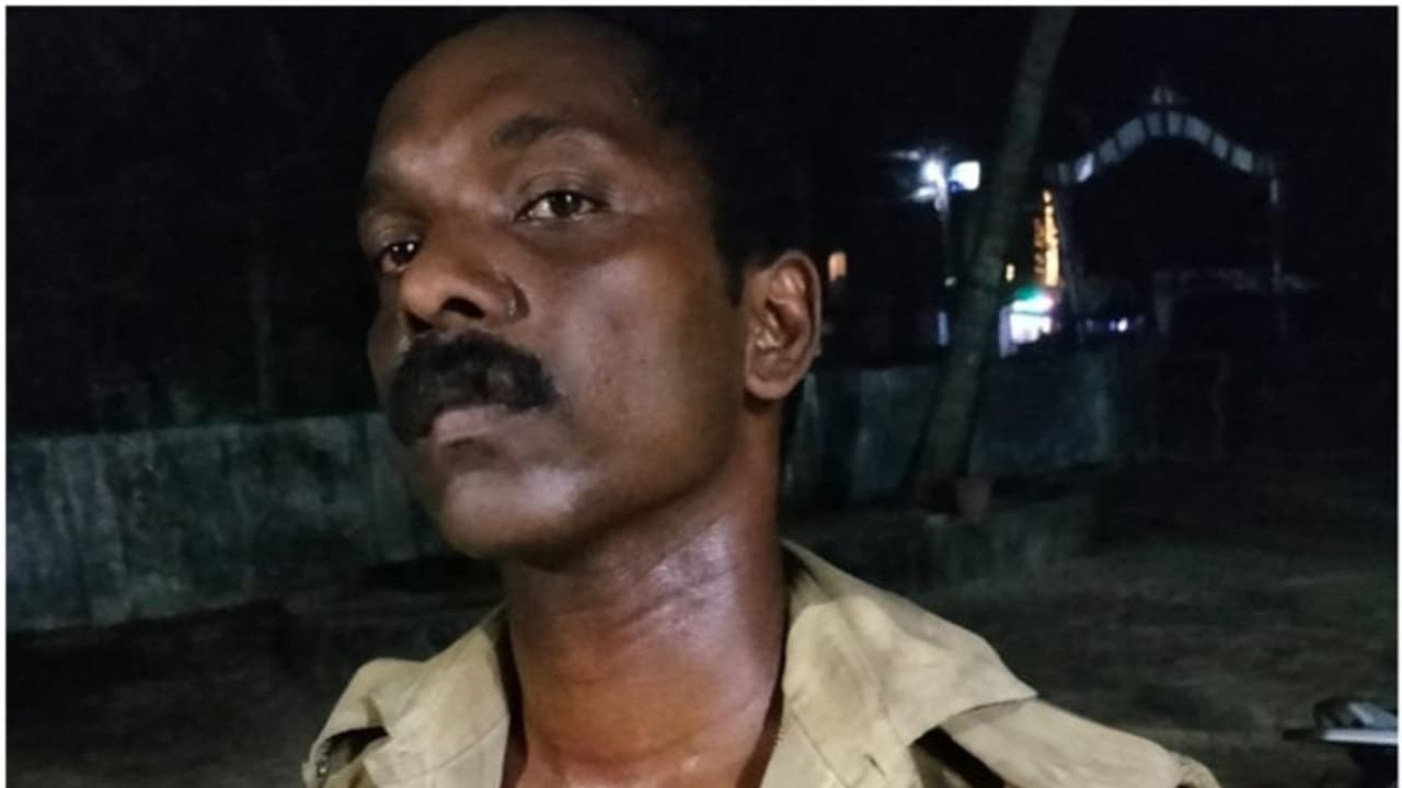 മദ്യ ലഹരിയില് കുടുംബ കലഹത്തിനിടെ പോലീസിനെ വധിക്കാന് ശ്രമിച്ചയാള് അറസ്റ്റില് മദ്യ ലഹരിയില് കുടുംബ കലഹത്തിനിടെ പോലീസിനെ വധിക്കാന് ശ്രമിച്ചയാള് അറസ്റ്റില്