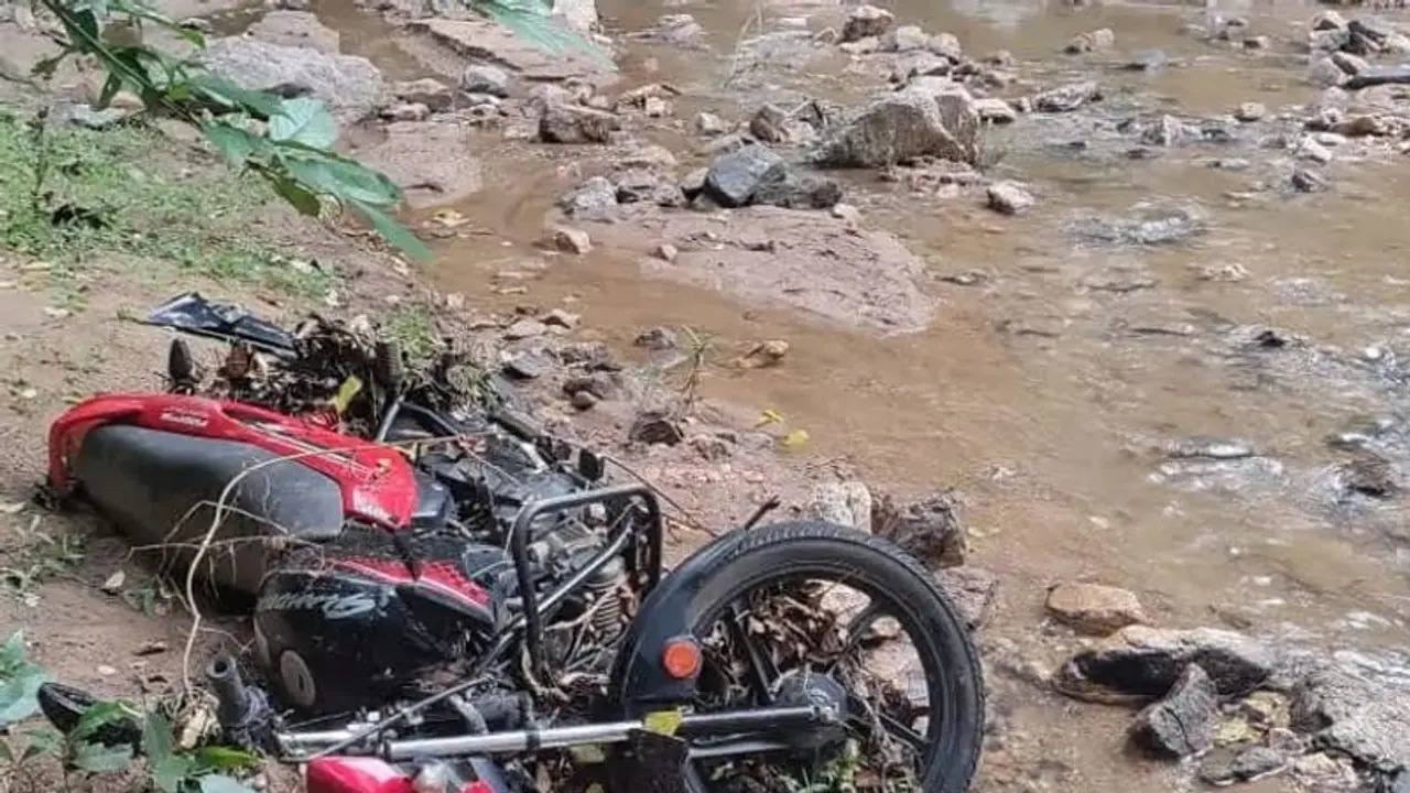 नदी में मिला पुलिस कर्मी का शव, बाढ़ मे बहने से गई जान, दो मासूमों के सर से उठा पिता का साया