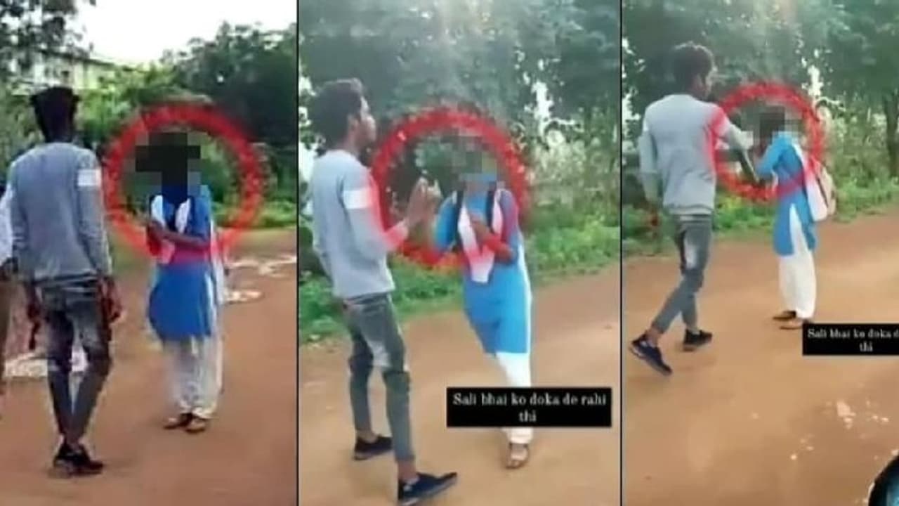 थप्पड़बाज आशिक: स्कूल से लौट रही छात्रा को बीच सड़क किया प्रोपज, तू शादी कर रानी बना दूंगा, फिर मारे थप्पड़ थप्पड़बाज आशिक: स्कूल से लौट रही छात्रा को बीच सड़क किया प्रोपज, तू शादी कर रानी बना दूंगा, फिर मारे थप्पड़