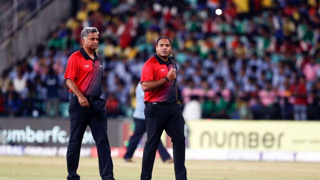 കാര്യവട്ടം പോരിന് മുമ്പ് മലയാളികള്‍ക്ക് നിരാശവാര്‍ത്ത, കളി നിയന്ത്രിക്കാന്‍ അനന്തപത്മനാഭനില്ല