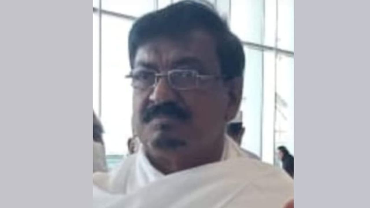 ഉംറക്കെത്തിയ മലയാളി വിമാനത്തില്‍ മരിച്ചു