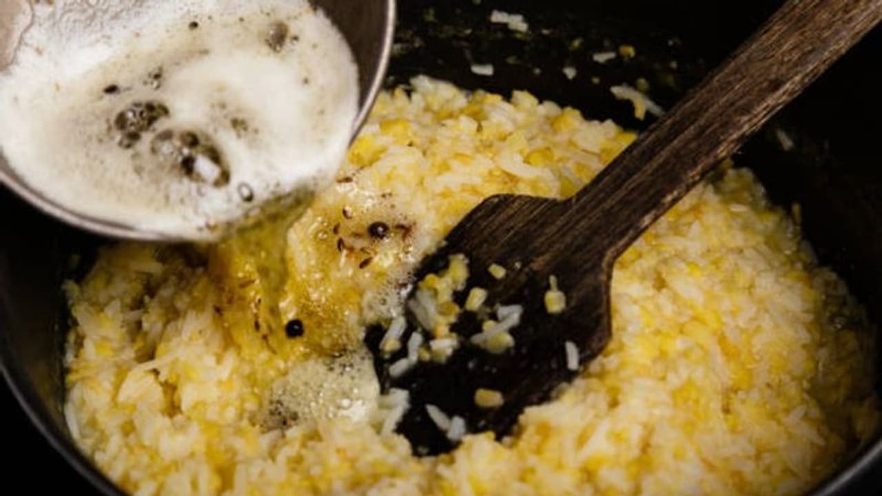 দুবেলা খান ঘি ভাত, কমবে ভুঁড়ি থেকে ওজন জেনে নিন এর আশ্চর্য সুফল দুবেলা খান ঘি ভাত, কমবে ভুঁড়ি থেকে ওজন জেনে নিন এর আশ্চর্য সুফল