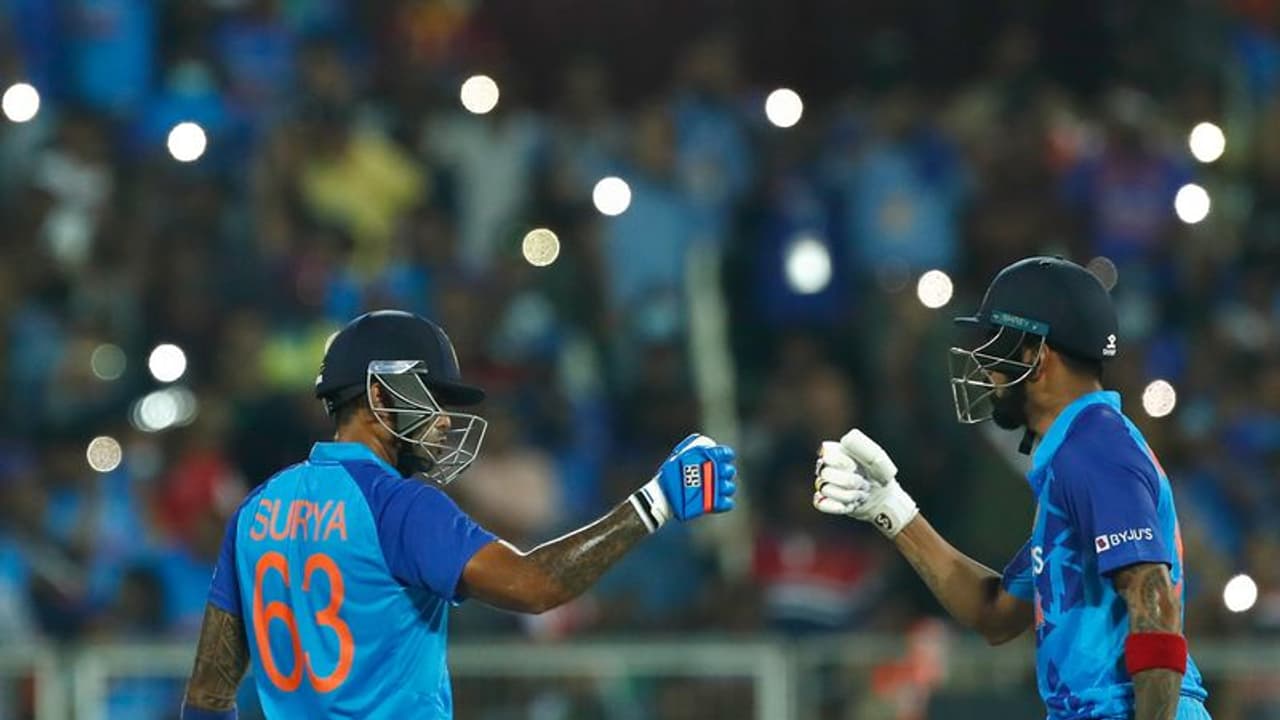 IND vs SA T20 ಸೌತ್ ಆಫ್ರಿಕಾ ವಿರುದ್ಧ ಭಾರತ ಶುಭಾರಂಭ, 8 ವಿಕೆಟ್ ಭರ್ಜರಿ ಗೆಲುವು! IND vs SA T20 ಸೌತ್ ಆಫ್ರಿಕಾ ವಿರುದ್ಧ ಭಾರತ ಶುಭಾರಂಭ, 8 ವಿಕೆಟ್ ಭರ್ಜರಿ ಗೆಲುವು!