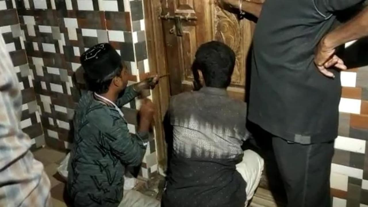 ಕೋಲಾರ ಪಿಎಫ್ಐ ಜಿಲ್ಲಾ ಕಚೇರಿ ಬೀಗ ಒಡೆದು ಬೀಗ ಜಡಿದ ಪೊಲೀಸರು