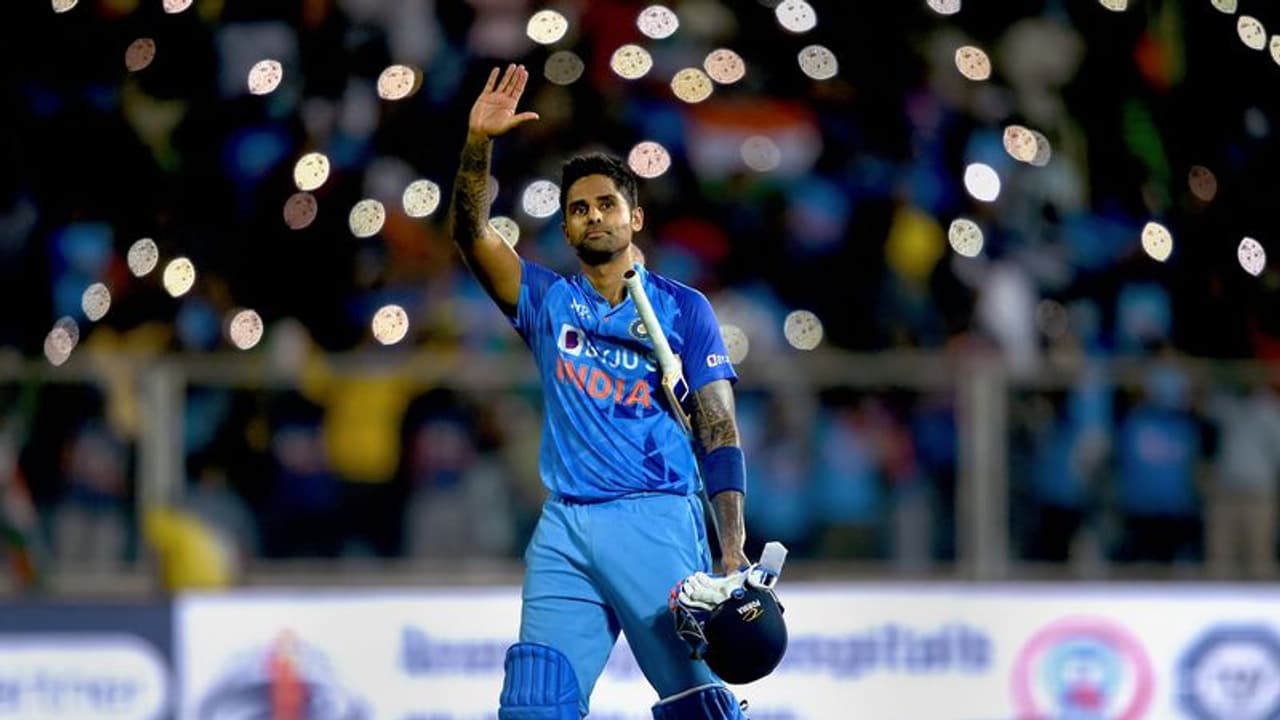 சர்வதேச டி20 கிரிக்கெட்டில் சூர்யகுமார் யாதவ் படைத்த 2 மாபெரும் சாதனைகள்