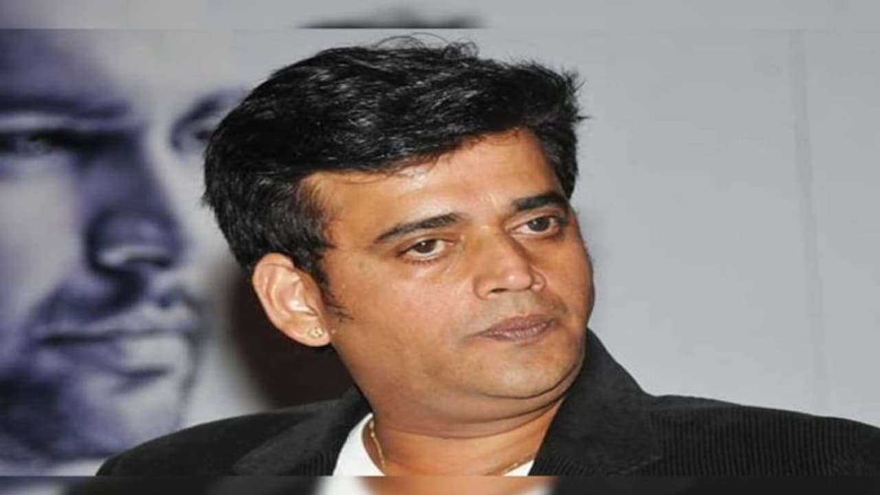 స్నేహితుడి చేతిలో మోసపోయిన రేసుగుర్రం విలన్ రవికిషన్, ఎన్ని కోట్లు పోగొట్టుకున్నాడో తెలుసా..? స్నేహితుడి చేతిలో మోసపోయిన రేసుగుర్రం విలన్ రవికిషన్, ఎన్ని కోట్లు పోగొట్టుకున్నాడో తెలుసా..?