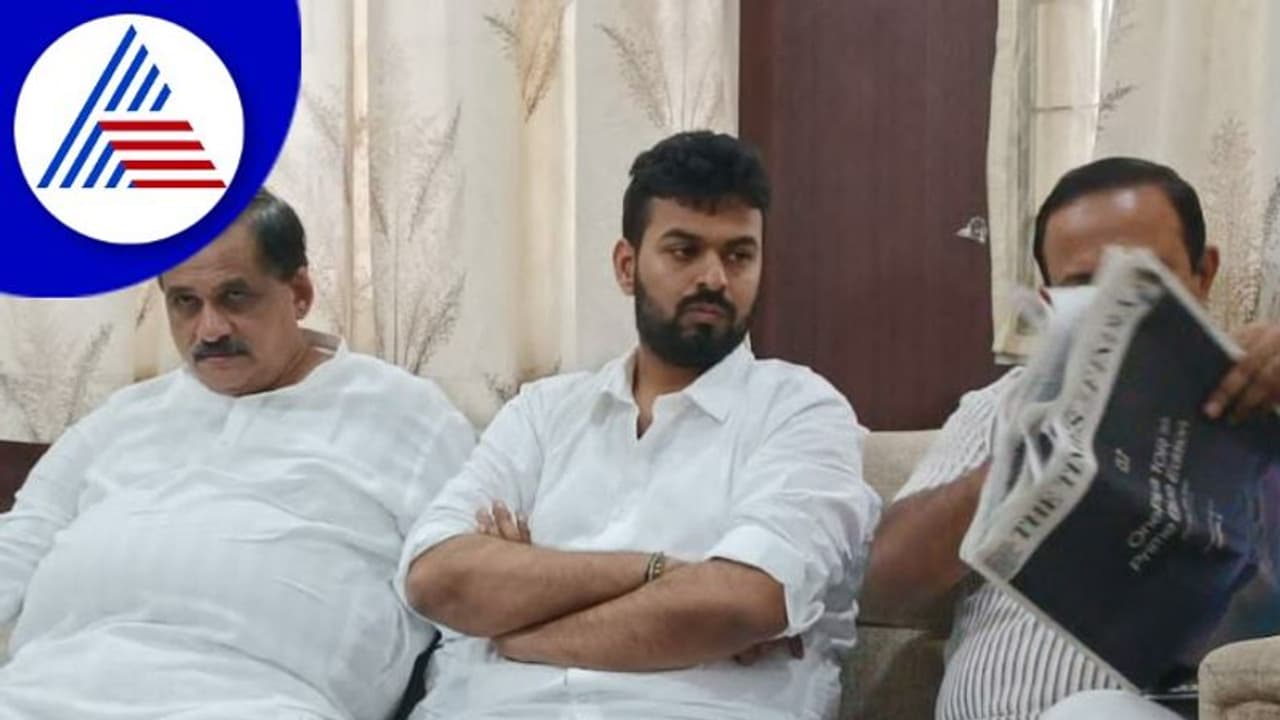 ಮೇಯರ್ ಈರೇಶ ಅಂಚಟಗೇರಿ ಧಾರವಾಡದ ಅಮಿತ್ ಷಾ ಆಗಲಿಕ್ಕೆ ಹೊರಟಿದ್ದಾರೆ!