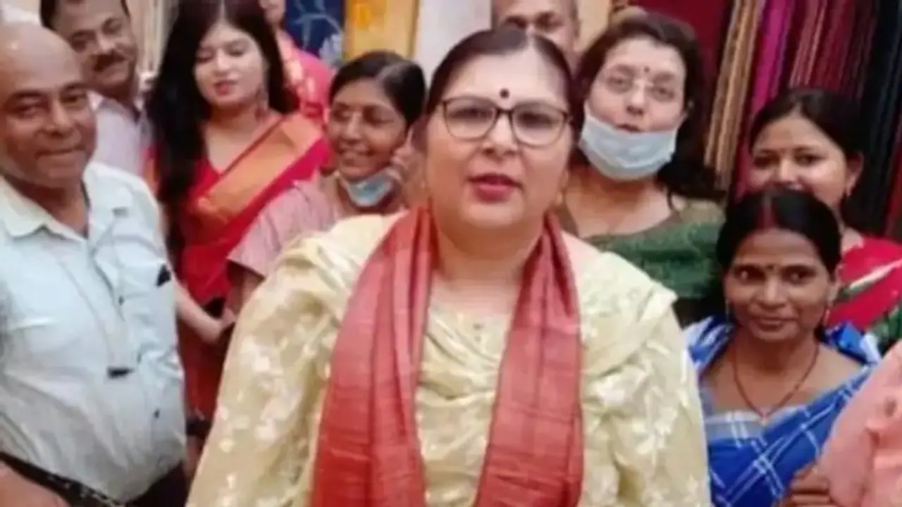 സൗജന്യമായി കോണ്ടവും തരണോ എന്ന് ചോദിച്ച ഉദ്യോഗസ്ഥയ്ക്കെതിരെ ദേശീയ വനിതാ കമ്മീഷൻ, 7 ദിവസത്തിനകം മറുപടി നൽകണം 