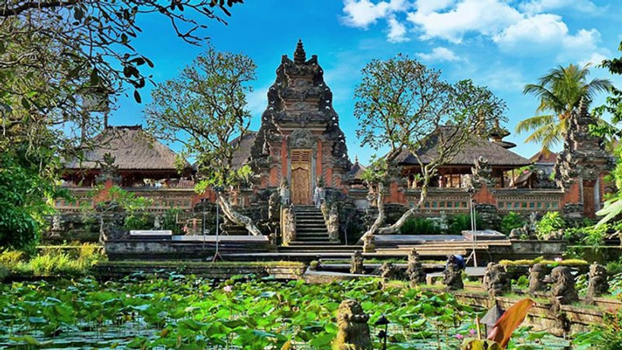 Navratri 2022: इस मुस्लिम देश में है देवी का ऐतिहासिक मंदिर, यहां रामायण को कहते हैं ‘काकविन’ Navratri 2022: इस मुस्लिम देश में है देवी का ऐतिहासिक मंदिर, यहां रामायण को कहते हैं ‘काकविन’