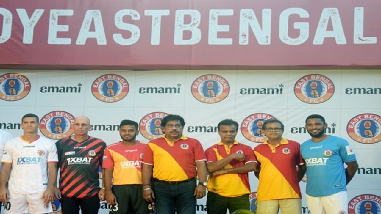নতুন জার্সিতে নতুন আশার আলো দেখছে লাল হলুদ বাহিনী, চতুর্থীতেই নতুন জার্সির উদ্বোধন করল ইস্টবেঙ্গল নতুন জার্সিতে নতুন আশার আলো দেখছে লাল হলুদ বাহিনী, চতুর্থীতেই নতুন জার্সির উদ্বোধন করল ইস্টবেঙ্গল