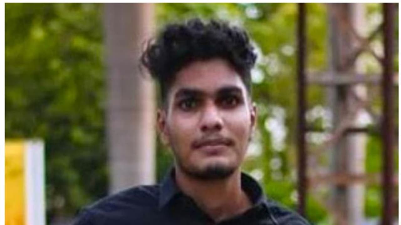 പാലക്കാട് പാചകവാതക സിലിണ്ടർ അപകടം; കുടുംബത്തിലെ മൂന്നാമത്തെയാളും മരിച്ചു പാലക്കാട് പാചകവാതക സിലിണ്ടർ അപകടം; കുടുംബത്തിലെ മൂന്നാമത്തെയാളും മരിച്ചു