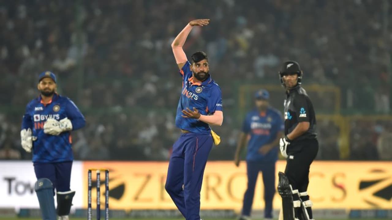 ಇಂಡೋ ಕಿವೀಸ್ 3ನೇ ಪಂದ್ಯ ಟೈನಲ್ಲಿ ಅಂತ್ಯ; ಟೀಂ ಇಂಡಿಯಾ ತೆಕ್ಕೆಗೆ ಟಿ20 ಸರಣಿ ಇಂಡೋ ಕಿವೀಸ್ 3ನೇ ಪಂದ್ಯ ಟೈನಲ್ಲಿ ಅಂತ್ಯ; ಟೀಂ ಇಂಡಿಯಾ ತೆಕ್ಕೆಗೆ ಟಿ20 ಸರಣಿ