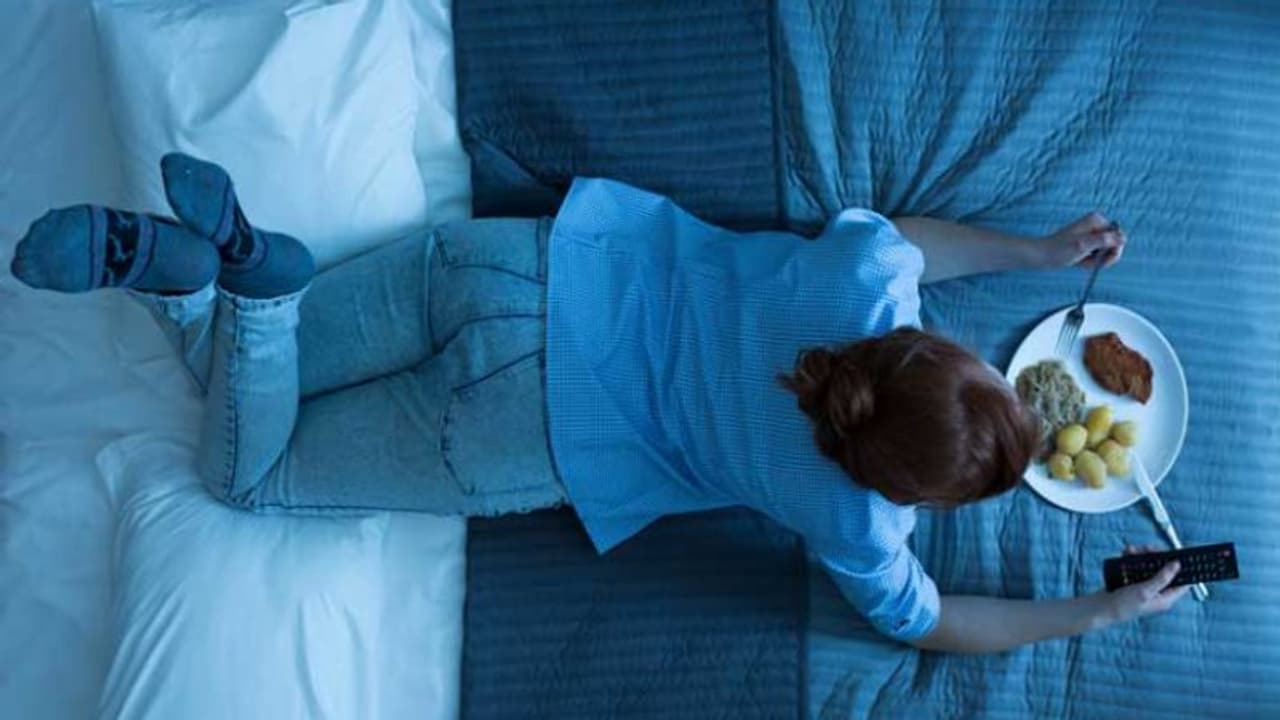 രാത്രി നല്ല ഉറക്കം കിട്ടാൻ കഴിക്കേണ്ട എട്ട് ഭക്ഷണങ്ങള്... രാത്രി നല്ല ഉറക്കം കിട്ടാൻ കഴിക്കേണ്ട എട്ട് ഭക്ഷണങ്ങള്...