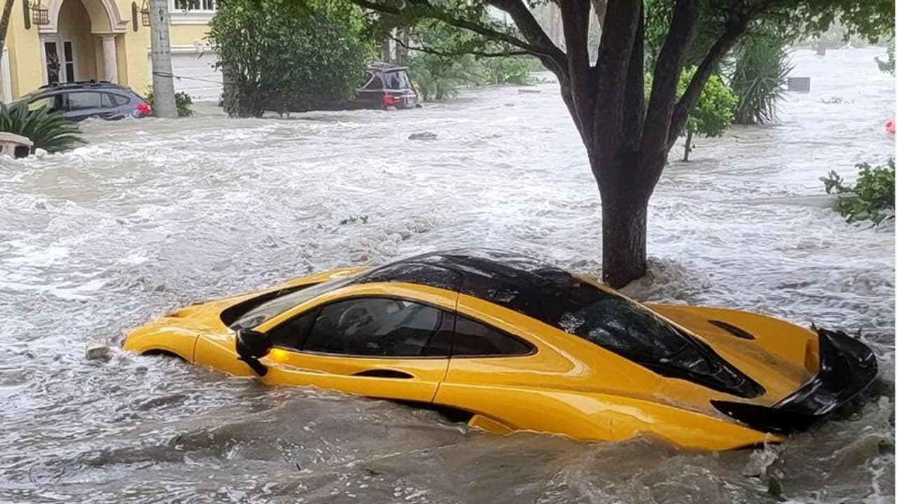Ian Cyclone ಅಬ್ಬರ: ನೀರಿನಲ್ಲಿ ಕೊಚ್ಚಿ ಹೋದ 8 ಕೋಟಿ ಮೊತ್ತದ ಕಾರು