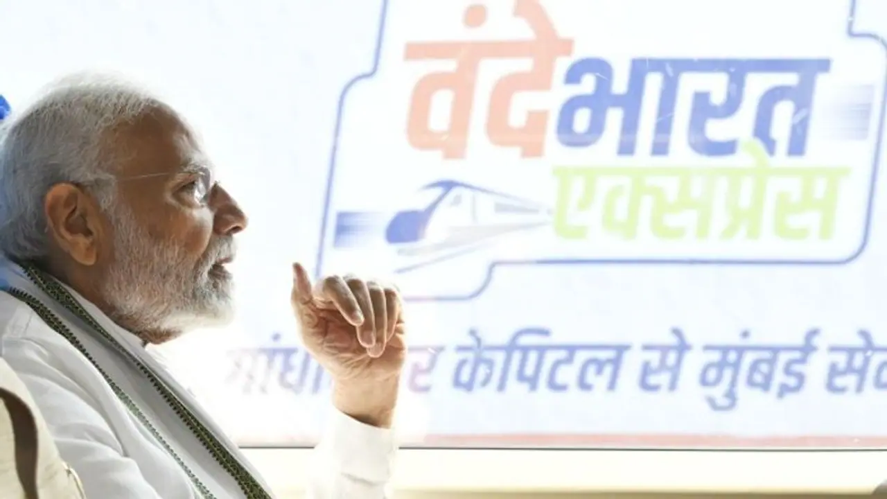 वंदे भारत ट्रेन: महाराष्ट्र गुजरात की राजधानियों के बीच रोज दौड़ेगी, पहले ही दिन 96% सीटें बुक, जानिए किराया