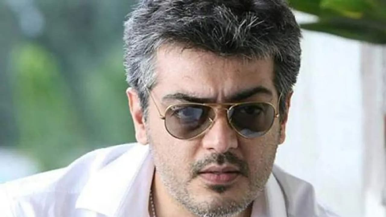 நடிகர் அஜித் வீட்டிற்கு திடீர் விசிட் அடித்த மாஜி அமைச்சர்கள்... ஒரு மணிநேர சந்திப்பில் நடந்தது என்ன?