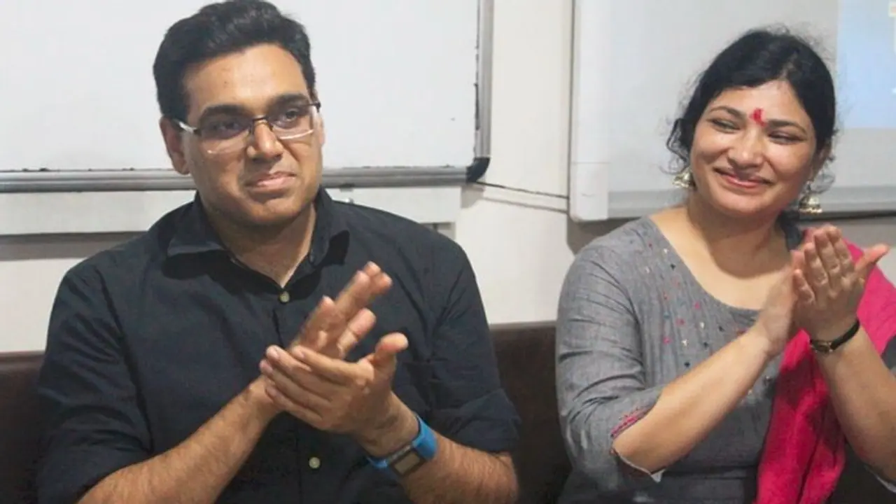 कहानी 12वीं फेल IPS की: गर्लफ्रेंड ने छोड़ा तो मांगा एक चांस, आज पति पत्नी दोनों अधिकारी कहानी 12वीं फेल IPS की: गर्लफ्रेंड ने छोड़ा तो मांगा एक चांस, आज पति पत्नी दोनों अधिकारी