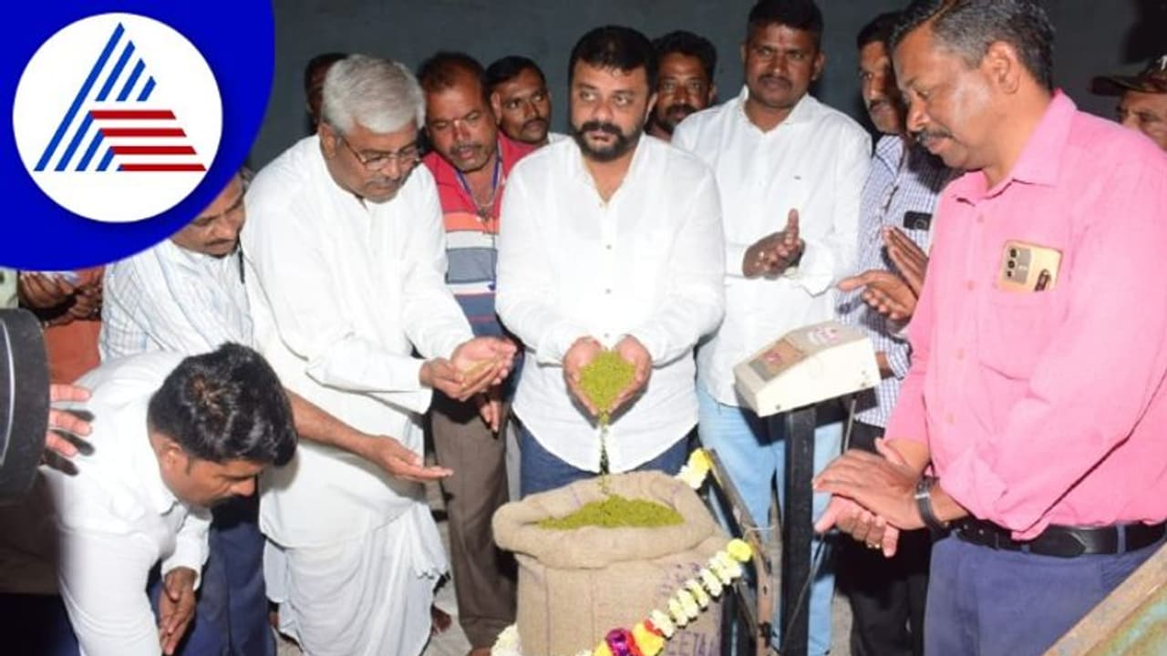 ಧಾರವಾಡದಲ್ಲಿ ಹೆಸರು ಹಾಗೂ ಉದ್ದಿನ ಕಾಳು ಖರೀದಿ ಕೇಂದ್ರ ಆರಂಭ