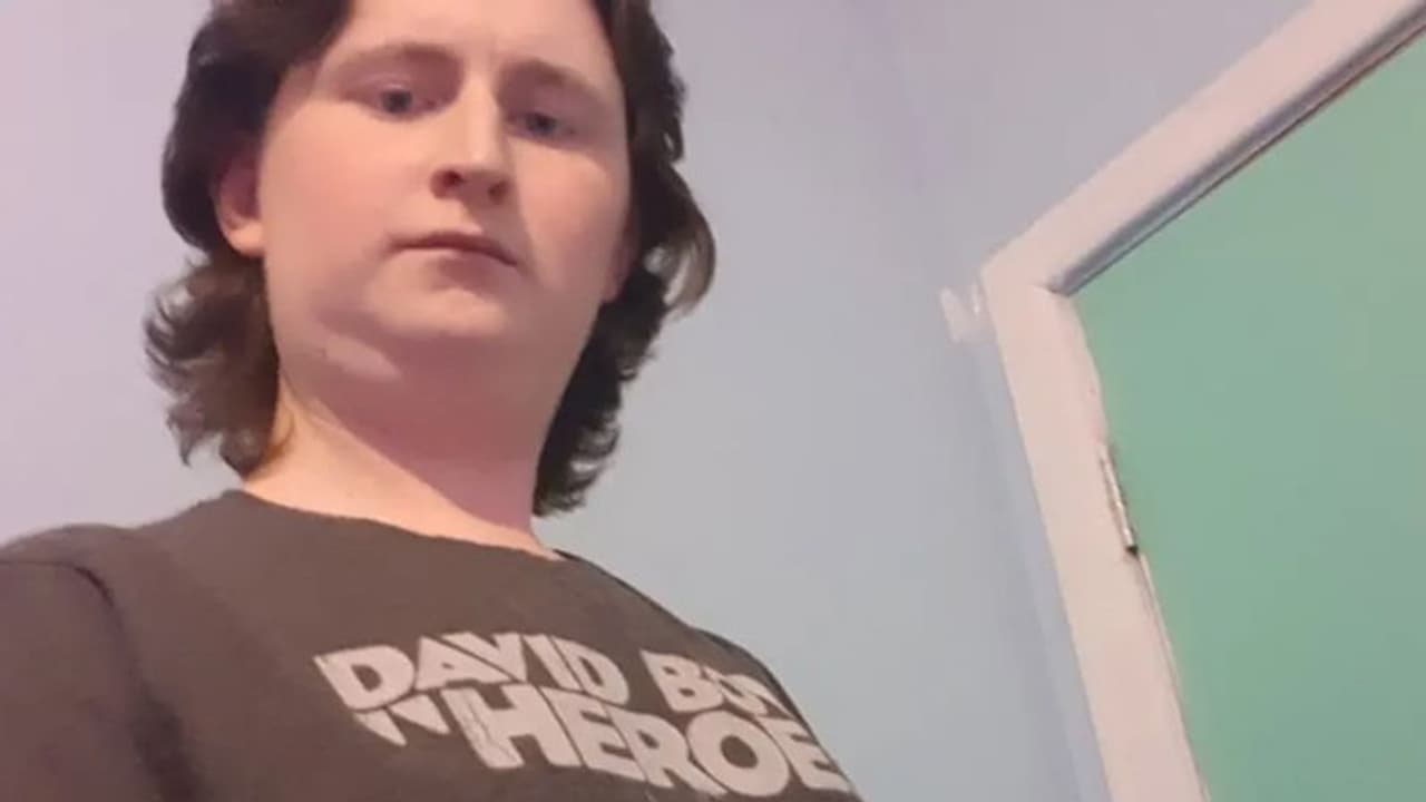 24 साल के लड़के ने बेबी सिटर बनकर 16 बच्चियों के शरीर से खेला, मासूम के प्राइवेट पार्ट संग की दरिंदगी 24 साल के लड़के ने बेबी सिटर बनकर 16 बच्चियों के शरीर से खेला, मासूम के प्राइवेट पार्ट संग की दरिंदगी