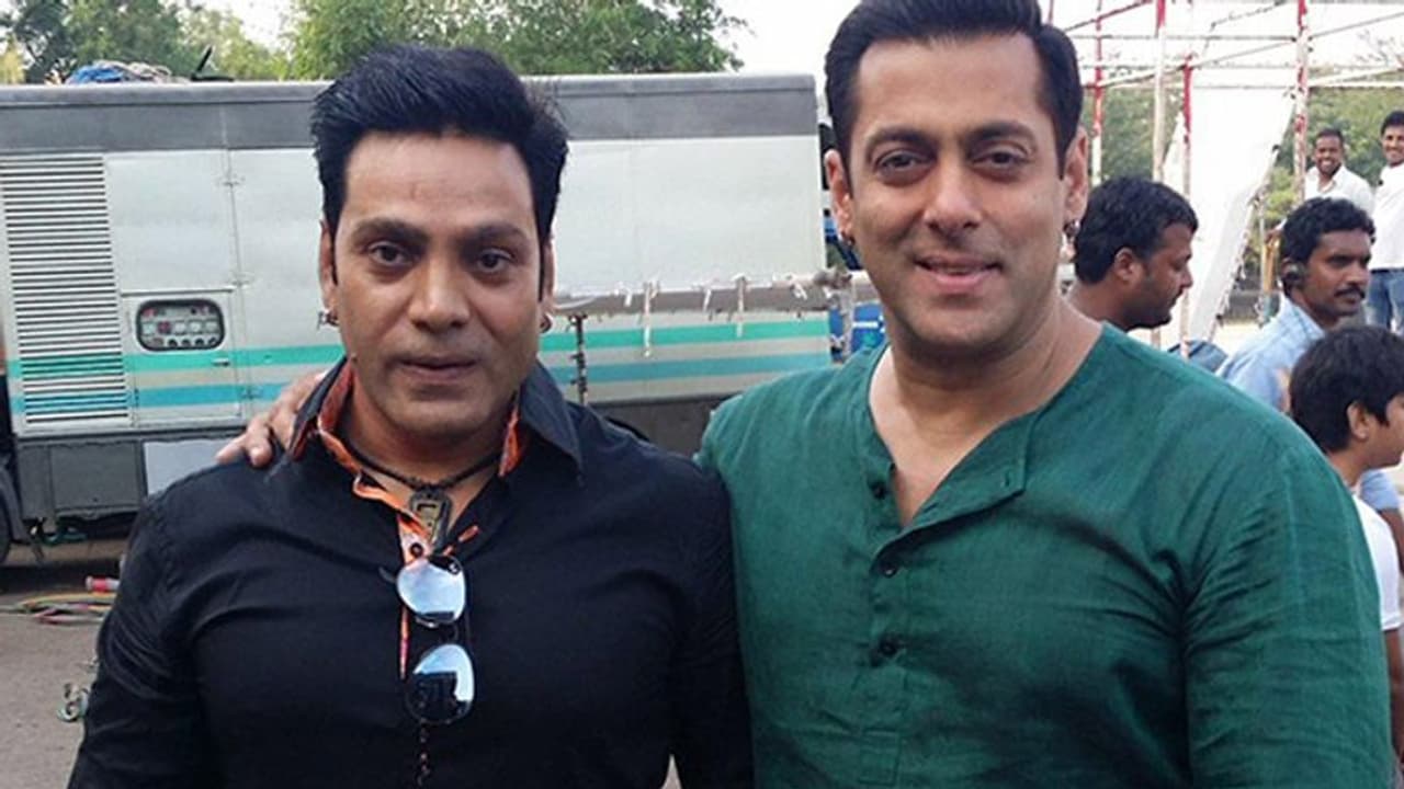 सलमान खान के बॉडी डबल सागर पांडे का निधन, जिम में वर्कआउट करते करते गिरे और फिर उठ नहीं पाए सलमान खान के बॉडी डबल सागर पांडे का निधन, जिम में वर्कआउट करते करते गिरे और फिर उठ नहीं पाए