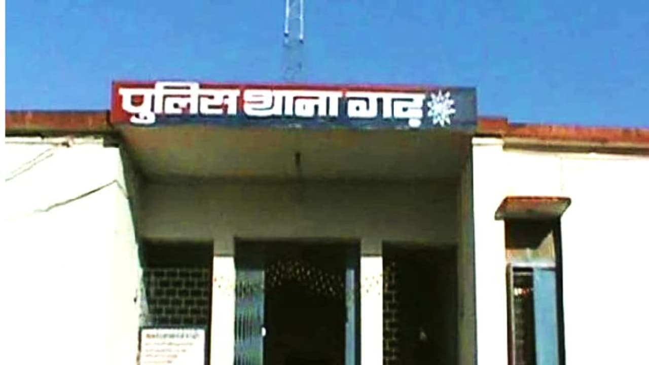 शॉकिंग मर्डरः 2 नाबालिगों ने मां बेटे को इतनी बेरहमी से मारा कि पूरा आंगन खून से सन गया, शव देख पुलिस भी दहली शॉकिंग मर्डरः 2 नाबालिगों ने मां बेटे को इतनी बेरहमी से मारा कि पूरा आंगन खून से सन गया, शव देख पुलिस भी दहली