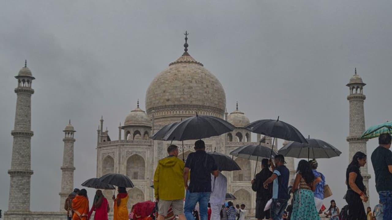 Weather Report: 13 अक्टूबर तक पूरी तरह सिमट जाएगा मानसून, केदारनाथ मंदिर के पास हिमस्खलन का वीडियो आया सामने Weather Report: 13 अक्टूबर तक पूरी तरह सिमट जाएगा मानसून, केदारनाथ मंदिर के पास हिमस्खलन का वीडियो आया सामने