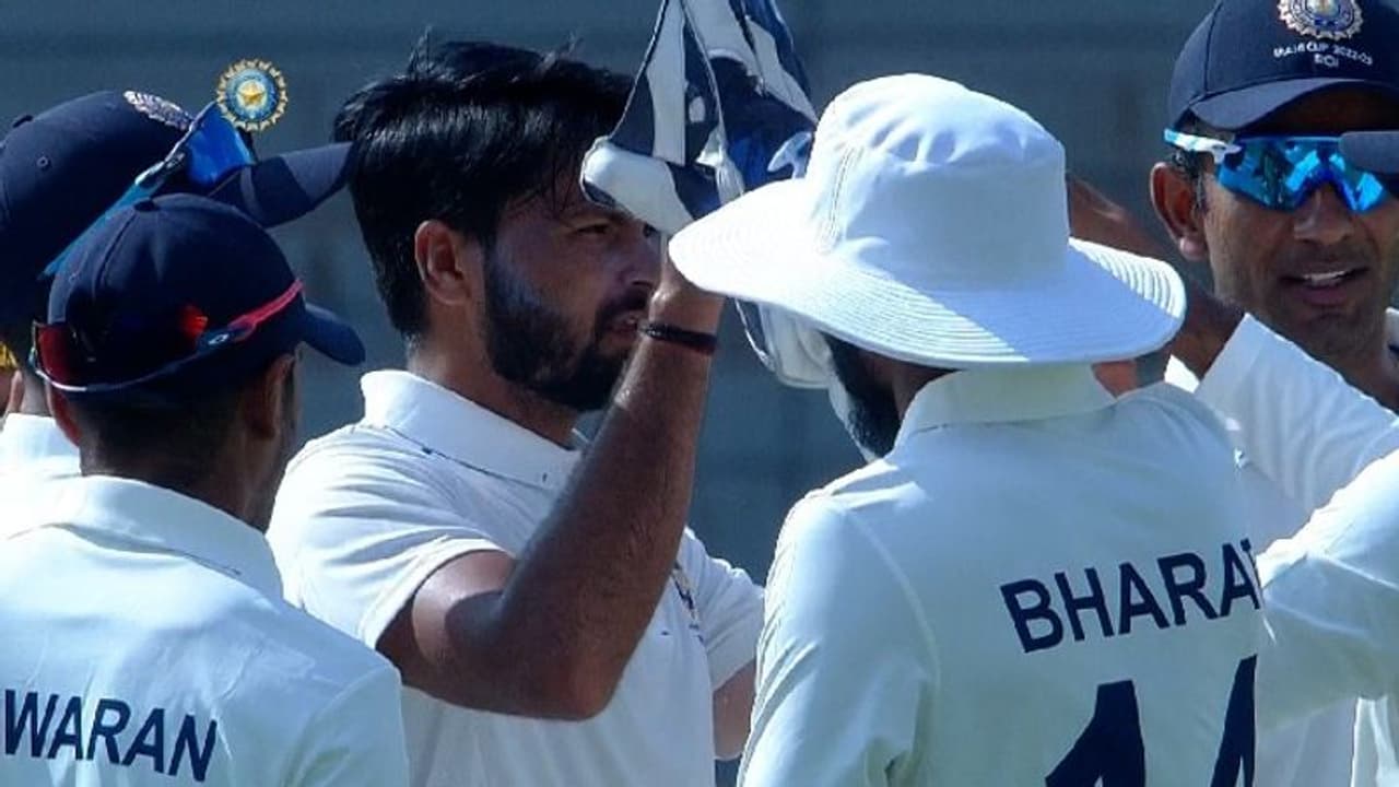 Irani Cup 2022: ಶೇಷ ಭಾರತ ಮಾರಕ ದಾಳಿಗೆ ಸೌರಾಷ್ಟ್ರಕ್ಕೆ ಆರಂಭಿಕ ಆಘಾತ Irani Cup 2022: ಶೇಷ ಭಾರತ ಮಾರಕ ದಾಳಿಗೆ ಸೌರಾಷ್ಟ್ರಕ್ಕೆ ಆರಂಭಿಕ ಆಘಾತ