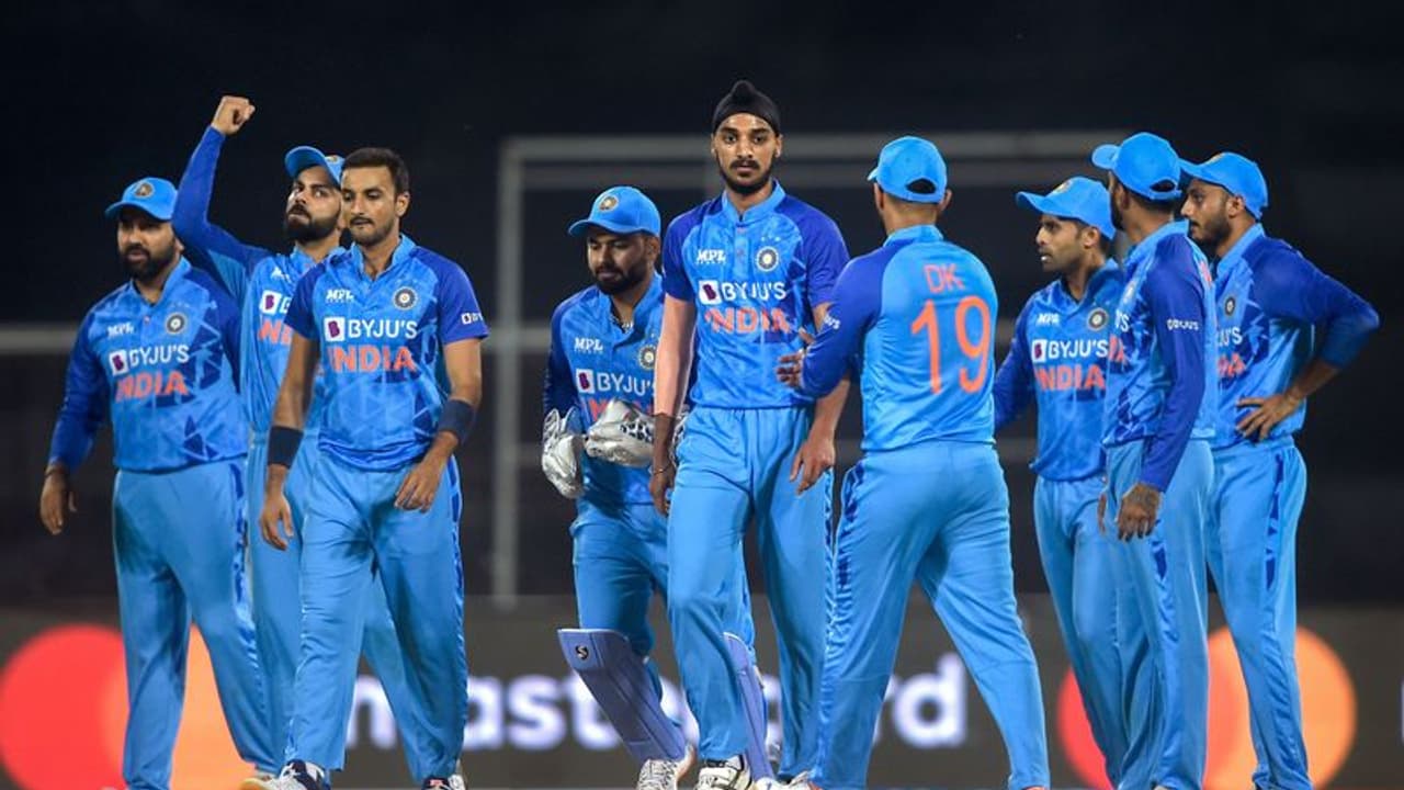 IND vs SA: 2வது டி20 போட்டிக்கான இந்திய அணியின் உத்தேச ஆடும் லெவன் IND vs SA: 2வது டி20 போட்டிக்கான இந்திய அணியின் உத்தேச ஆடும் லெவன்