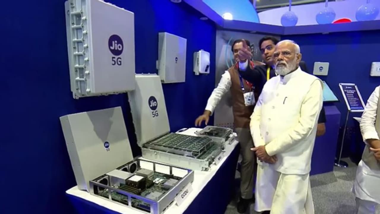 5g launch in india: 5g launch: நாட்டின் முதல் 5ஜி சேவையை தொடங்கி வைத்தார் பிரதமர் மோடி 5g launch in india: 5g launch: நாட்டின் முதல் 5ஜி சேவையை தொடங்கி வைத்தார் பிரதமர் மோடி