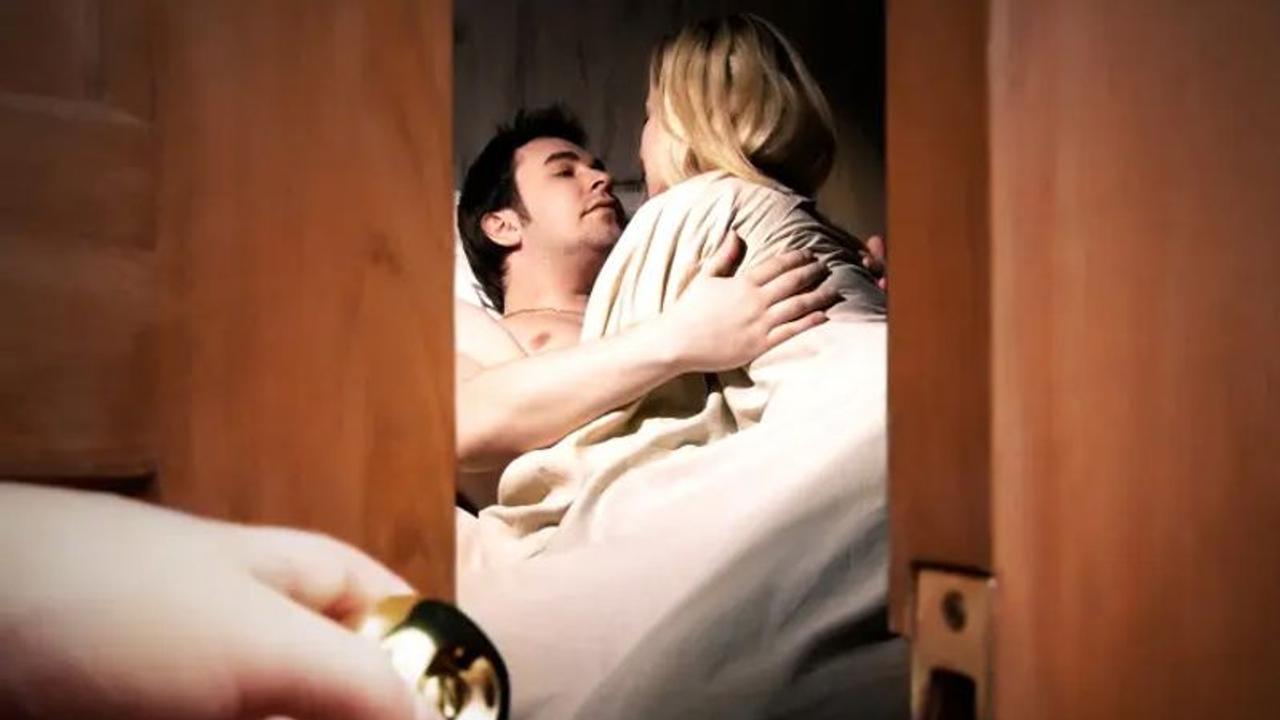 ये हैं वो 5 कारण जिसकी वजह से पत्नी पति से करती है बेवफाई, फिर भी नहीं छोड़ना चाहती साथ