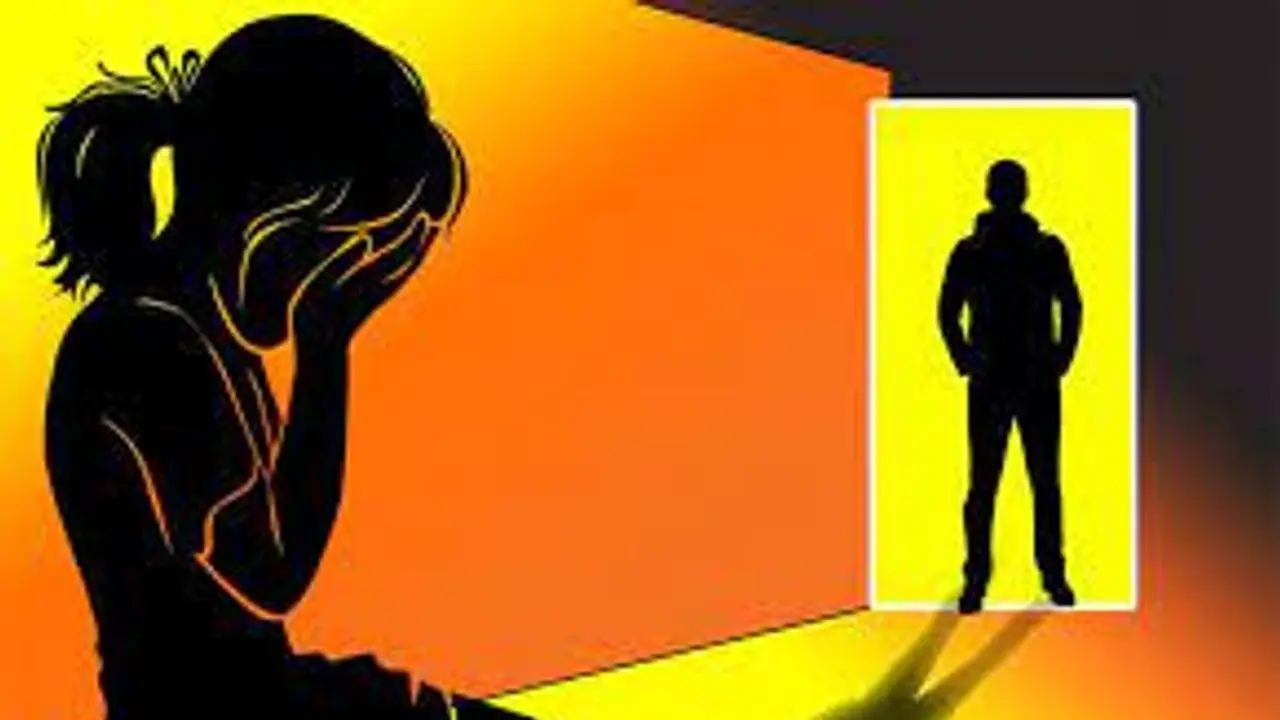 സ്കൂൾ വിദ്യാർത്ഥിനിയുടെ നഗ്ന ദൃശ്യങ്ങൾ മൊബൈലിൽ പകർത്തി പ്രചരിപ്പിച്ചു, കണ്ണൂരിൽ പ്ലസ് ടു വിദ്യാർത്ഥി അറസ്റ്റിൽ