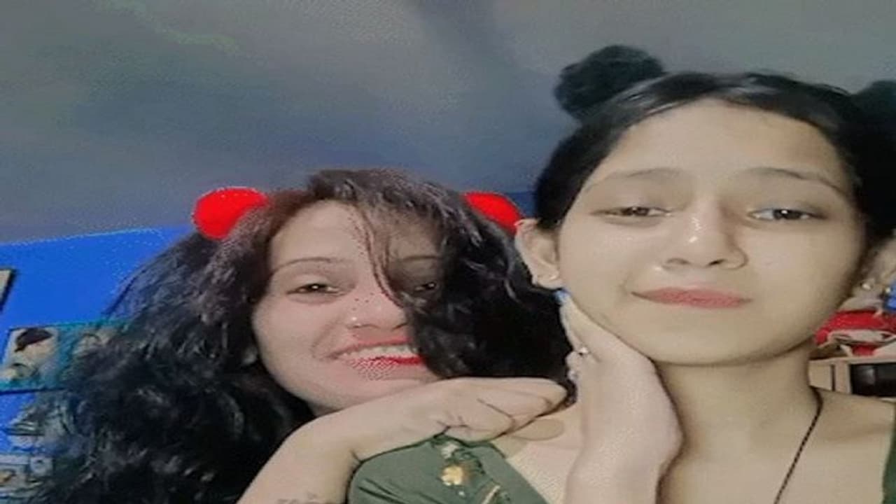 इंस्टाग्राम पर ग्लैमरस रील्स बनाती थी रिक्शेवाली की पत्नी बेटी, लोगों ने किया कमेंट तो दोनों को मार डाला