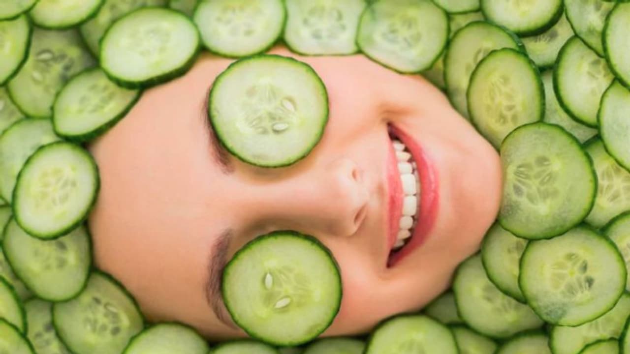 Skin Care: ചര്‍മ്മത്തിലെ വരൾച്ചയും കറുത്ത പാടുകളും; വെള്ളരിക്ക ഇങ്ങനെ ഉപയോഗിക്കാം...