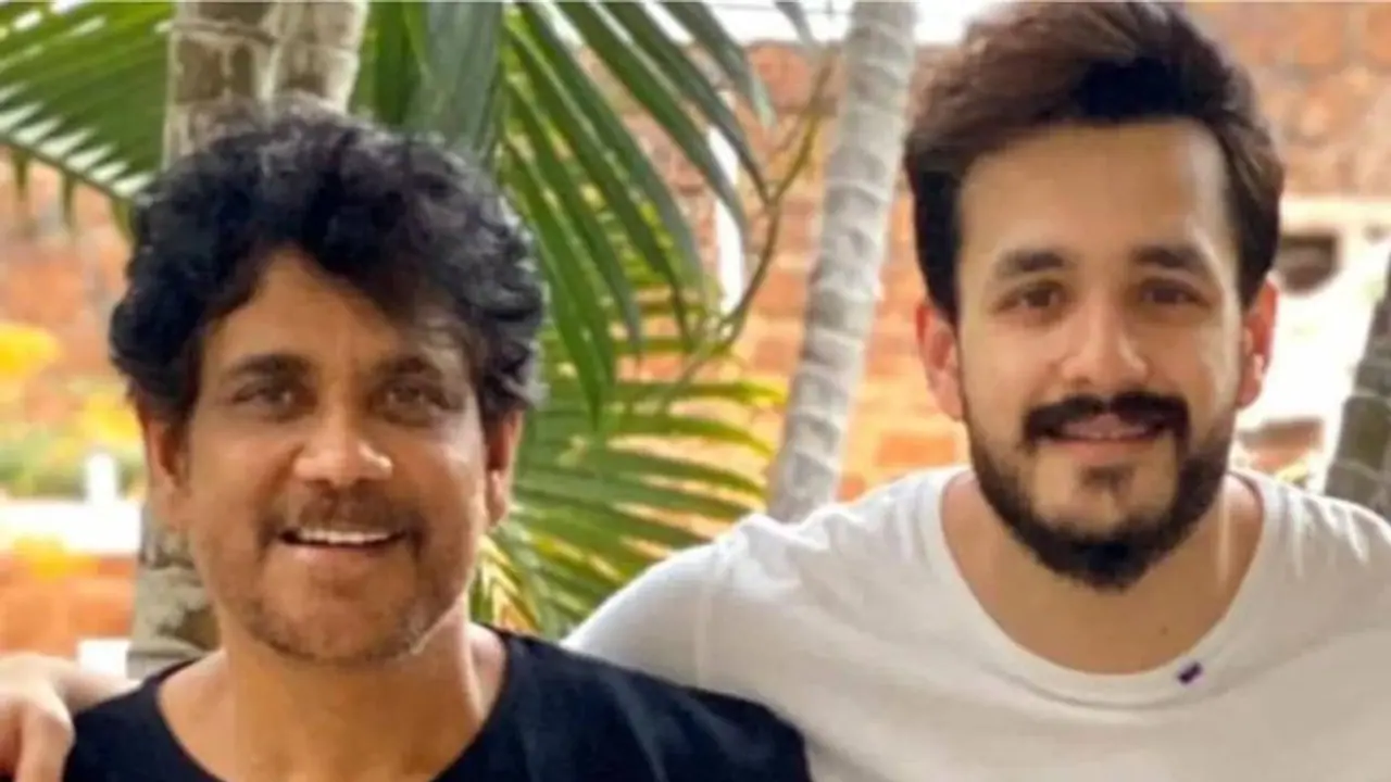 అఖిల్ ని ట్రాక్ లో పెట్టడానికి నాగ్ సూపర్ స్కెచ్ అఖిల్ ని ట్రాక్ లో పెట్టడానికి నాగ్ సూపర్ స్కెచ్